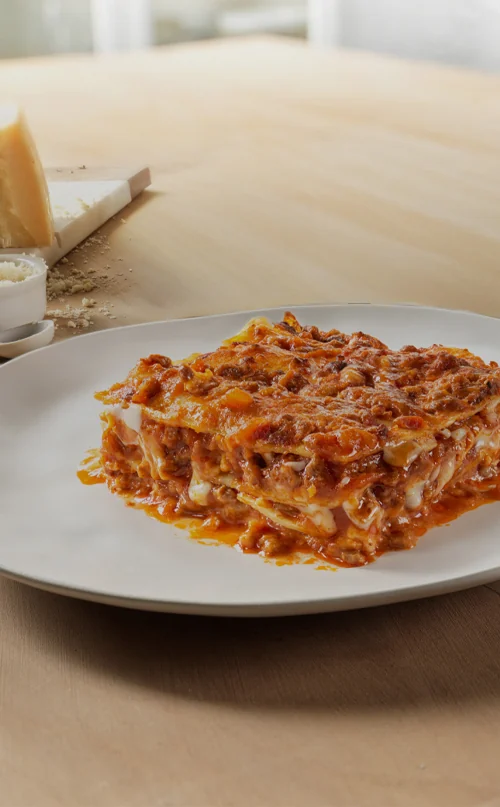 Lasagne bolognesi, icona della cucina italiana nella serie dei piatti pronti Golfera.