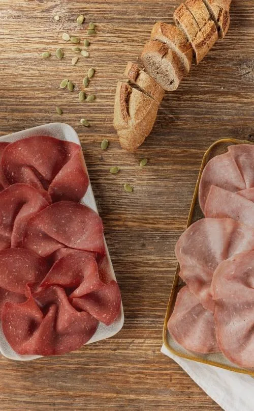 Equilibrio e sapore in ogni fetta: 5 salumi leggeri e gustosi 