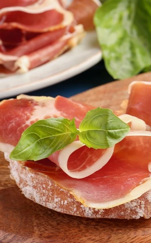 Gusto e leggerezza a pranzo: 5 idee con i salumi Golfera